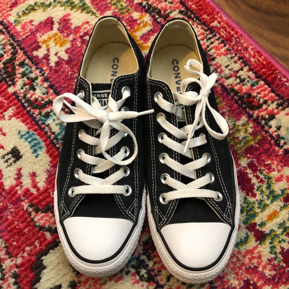 Black low top converse sneakers